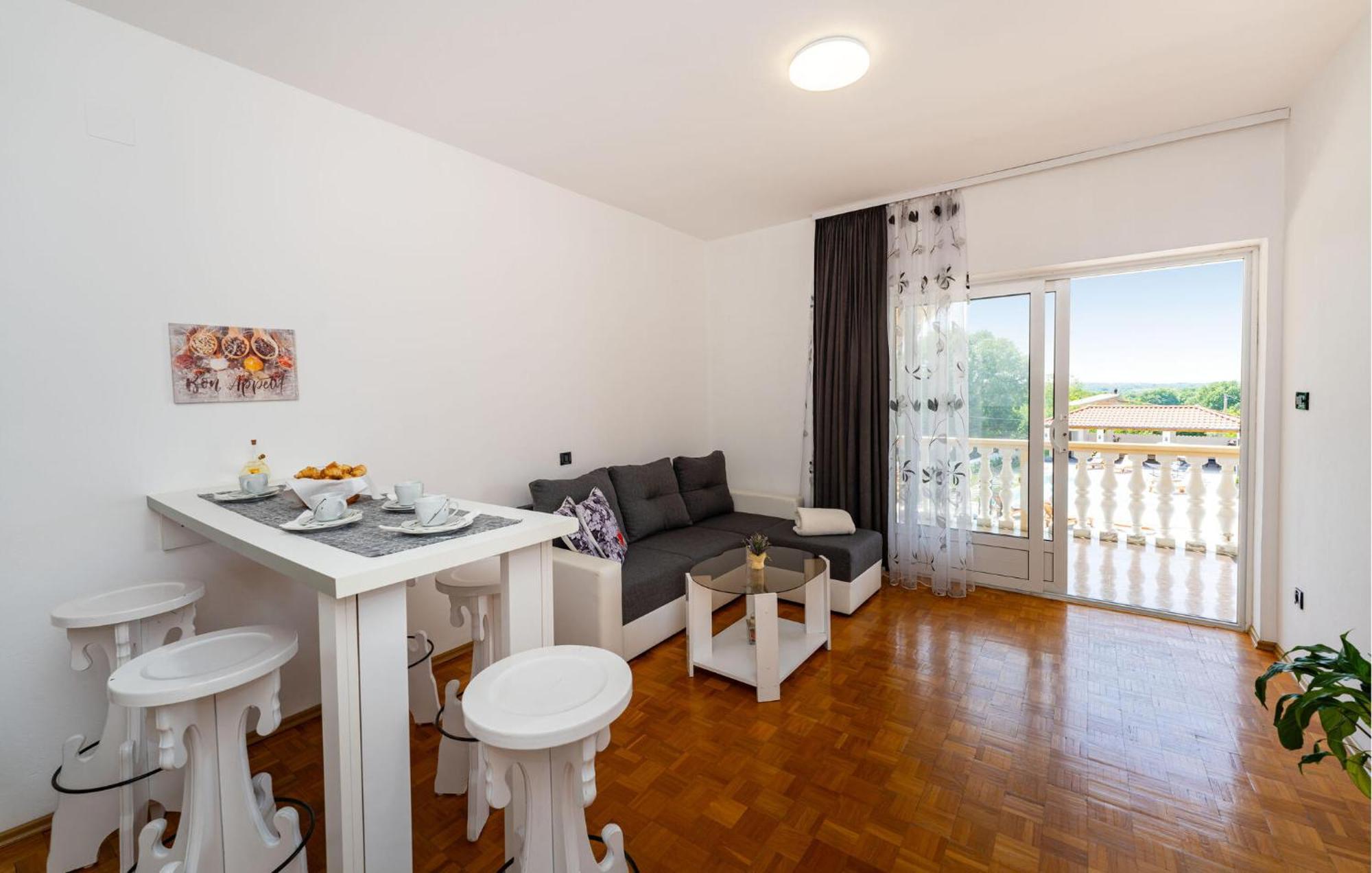 Beautiful Apartment In Galovac With Kitchen Kültér fotó