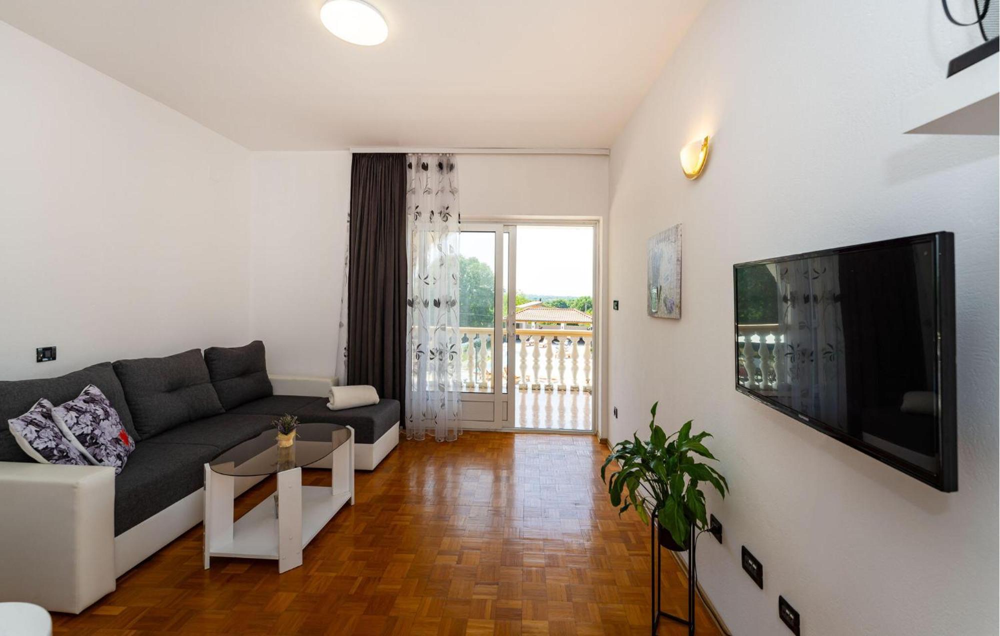 Beautiful Apartment In Galovac With Kitchen Kültér fotó