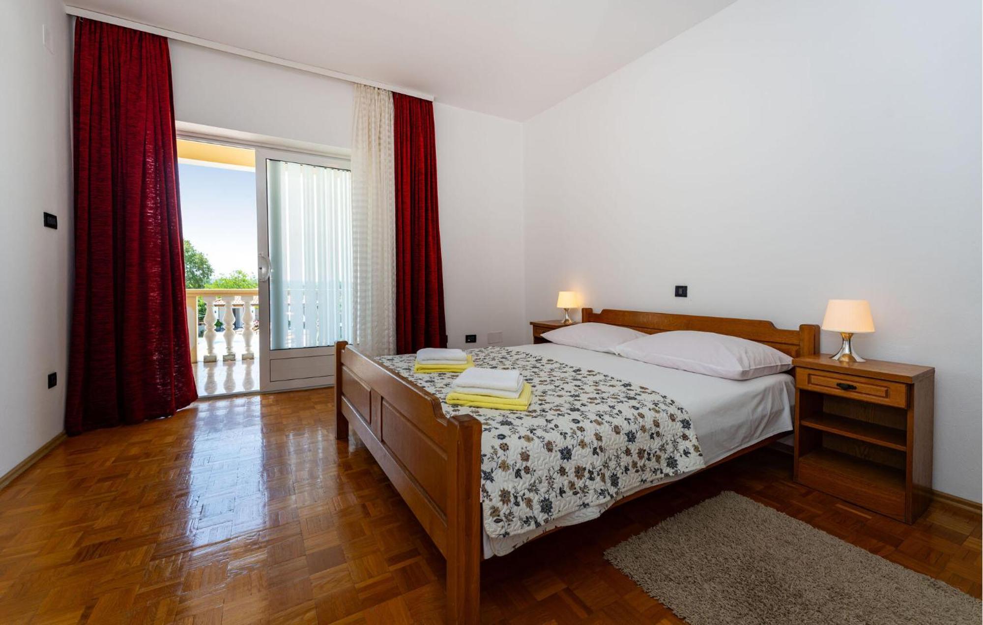 Beautiful Apartment In Galovac With Kitchen Kültér fotó