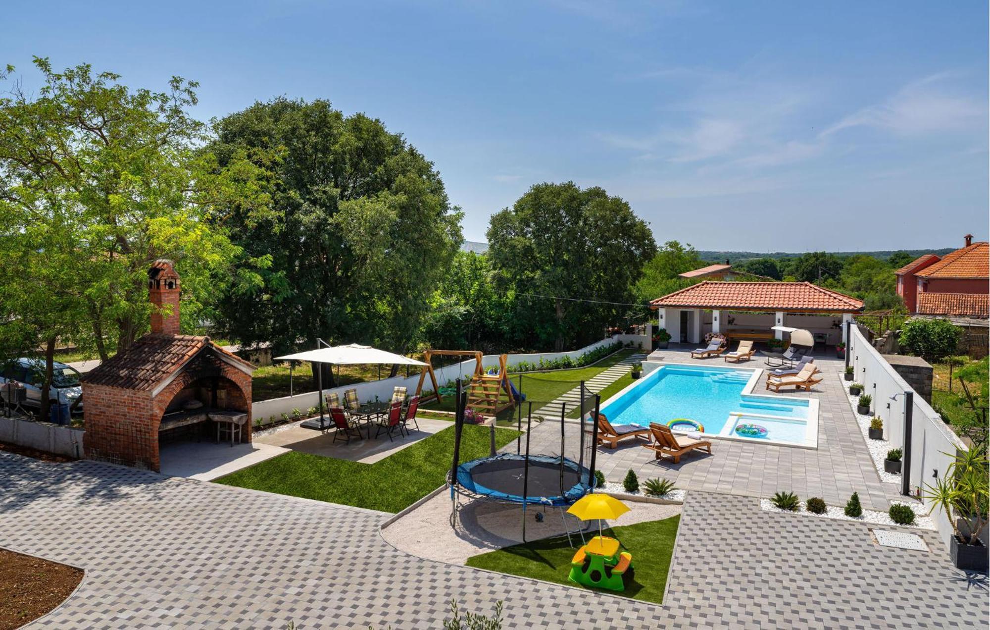 Beautiful Apartment In Galovac With Kitchen Kültér fotó